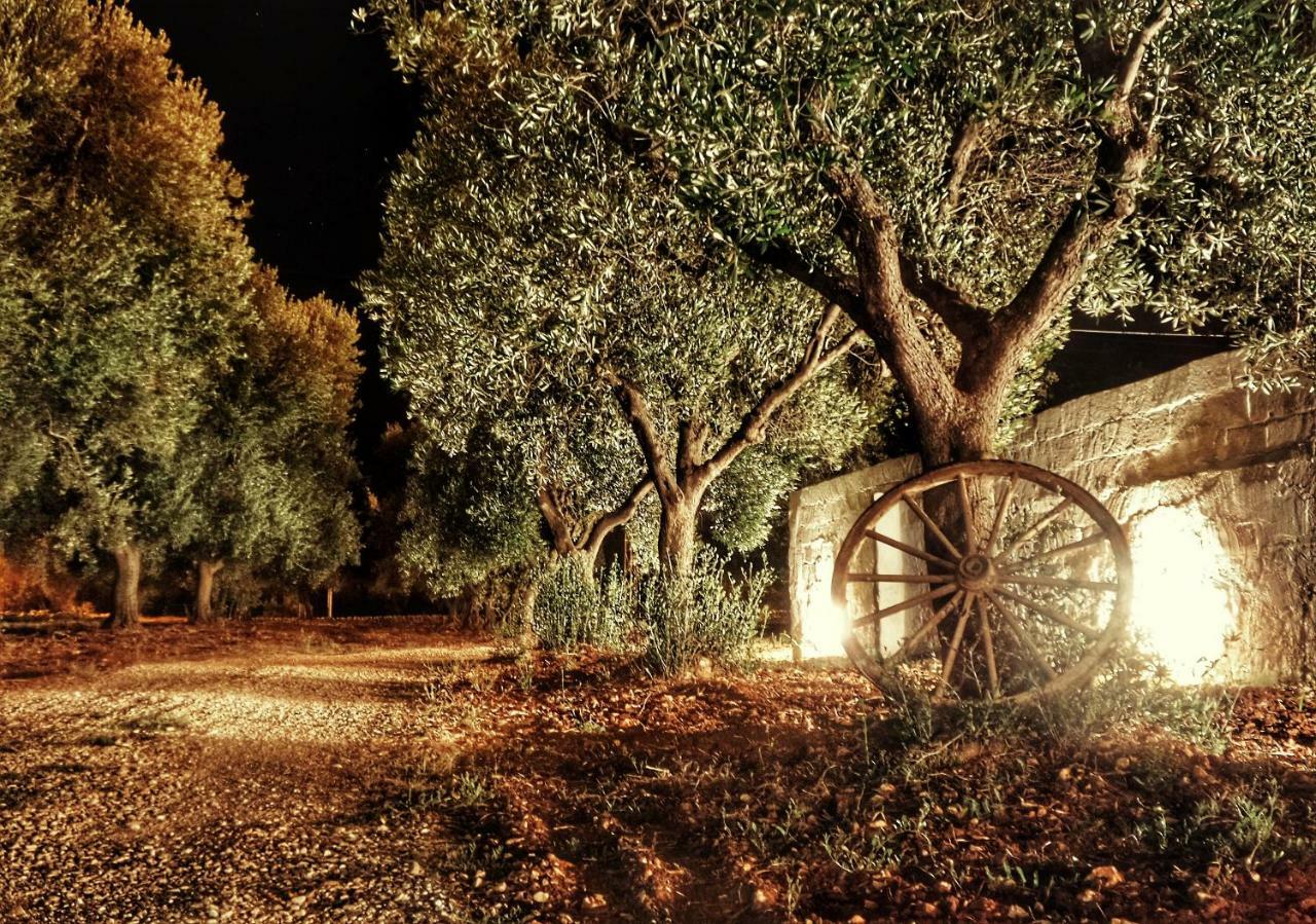 Oltre Gli Ulivi Acomodação com café da manhã Ostuni Exterior foto