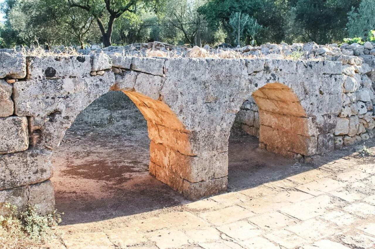 Oltre Gli Ulivi Acomodação com café da manhã Ostuni Exterior foto